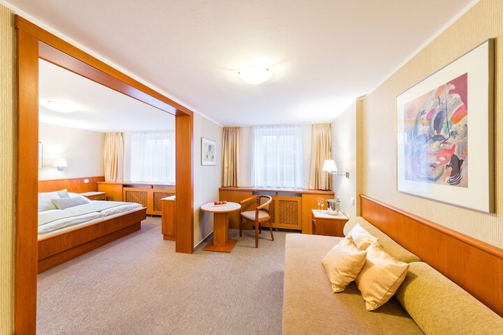 Room 7 of 72