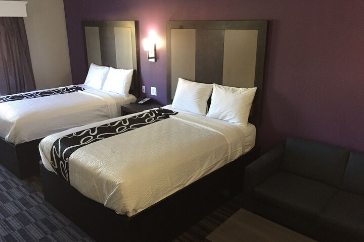 Suite King Size Bed (13 of 20)