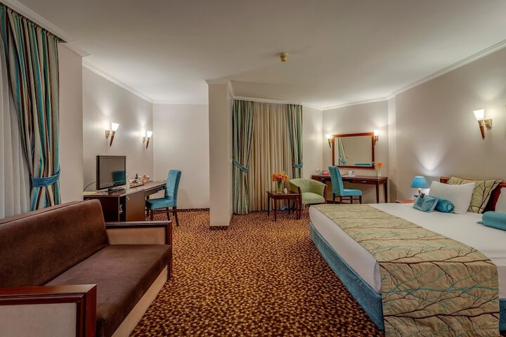 Room 23 of 107