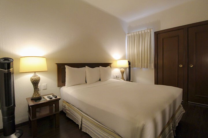 Room 8 of 50