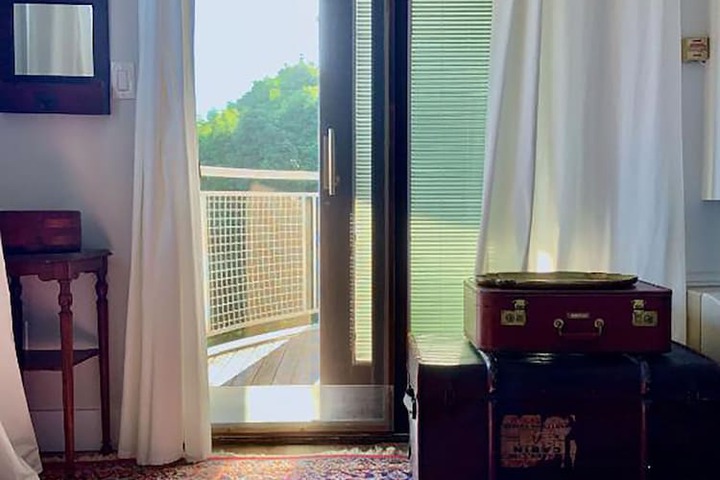Room 7 of 68