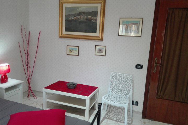 Room 6 of 20