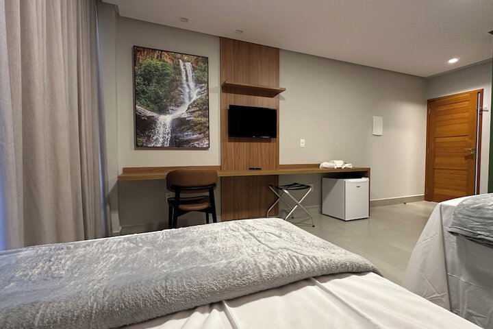 Room 10 of 17