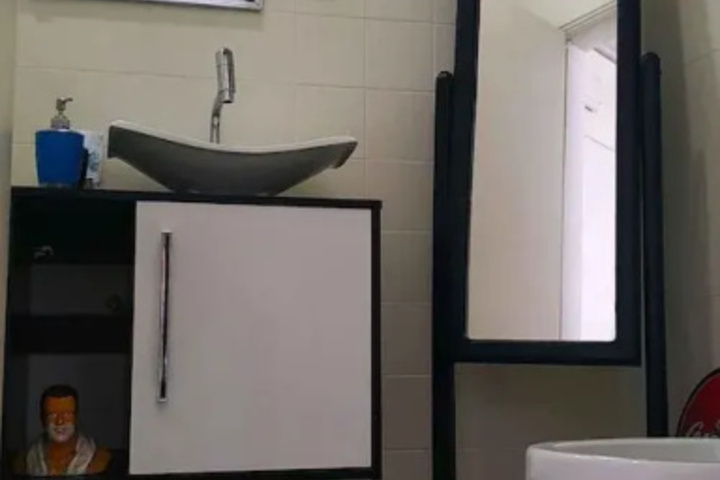 Room 8 of 21