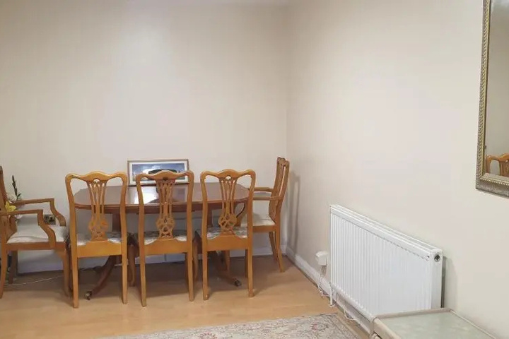 Room 3 of 8