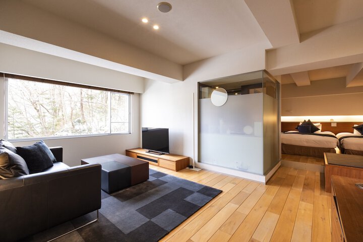 Room 10 of 62