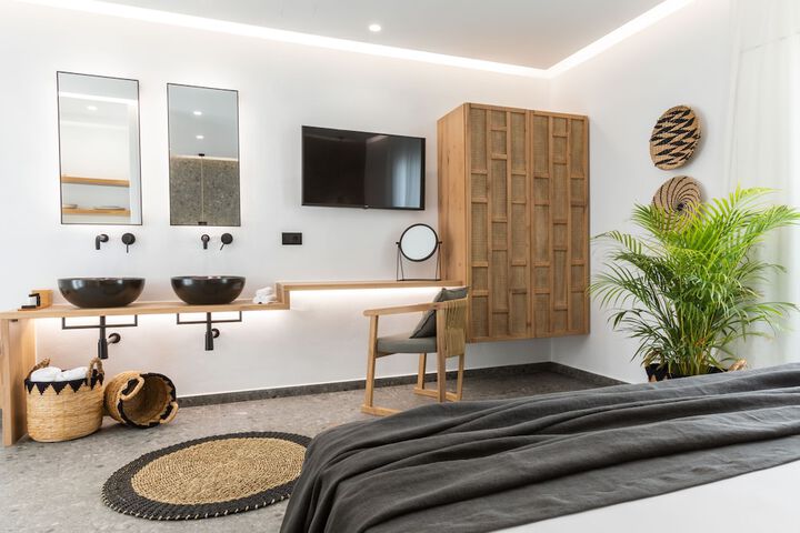 Room 11 of 62