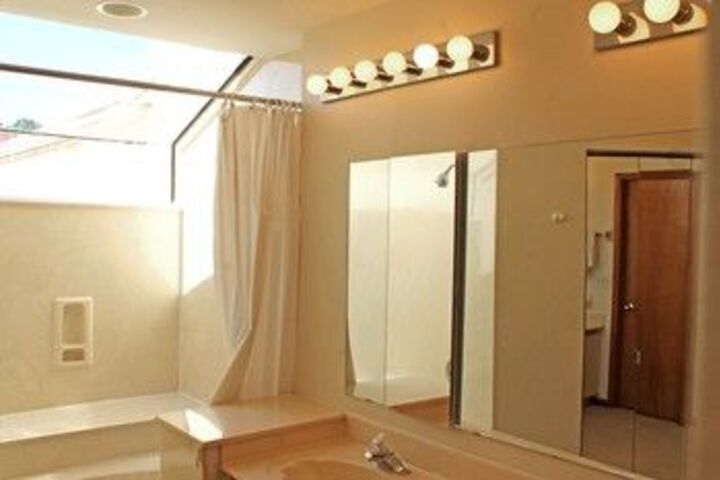 Room 5 of 22