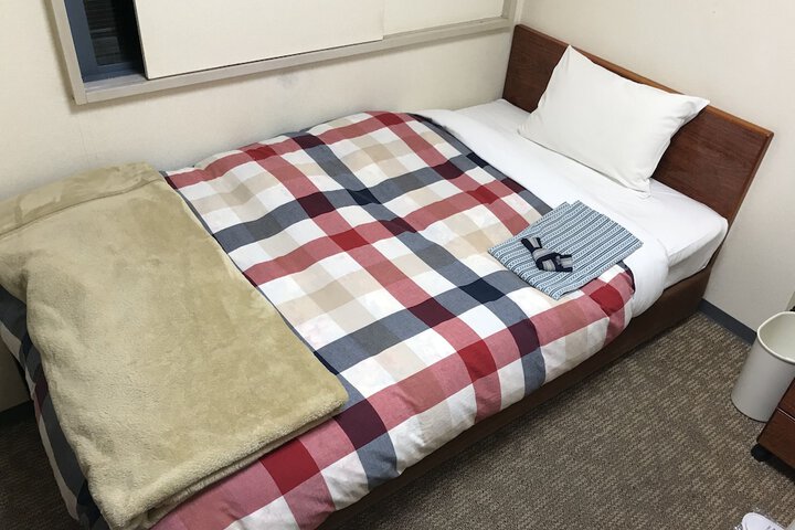 Room 9 of 15