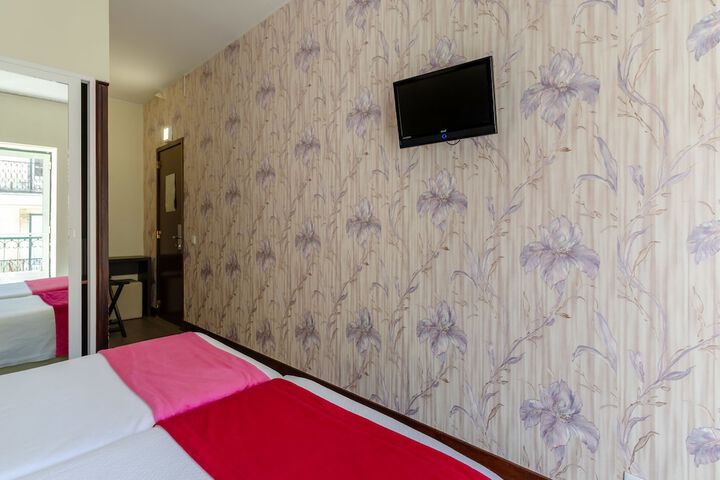 Room 25 of 74