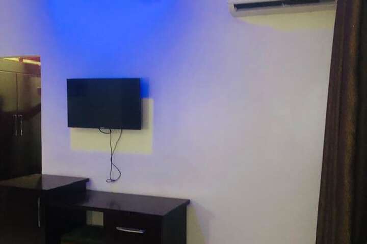 Room 12 of 29