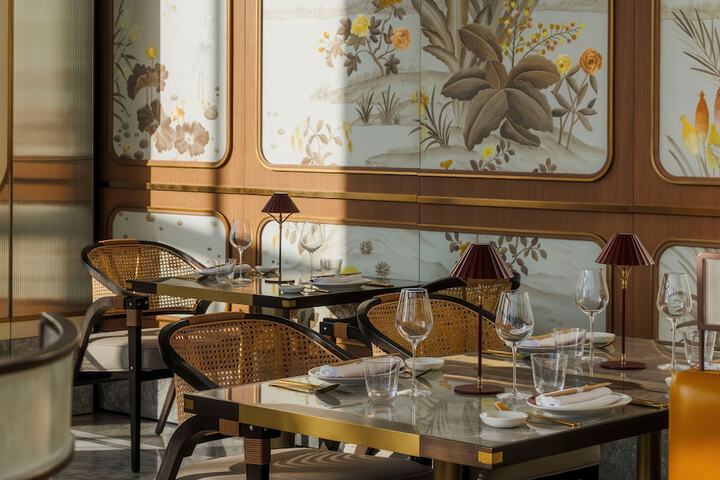 Dining 107 of 146