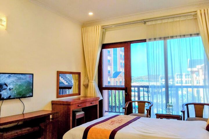 Room 32 of 50