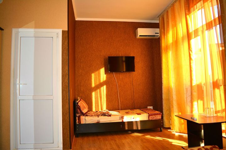 Room 11 of 49
