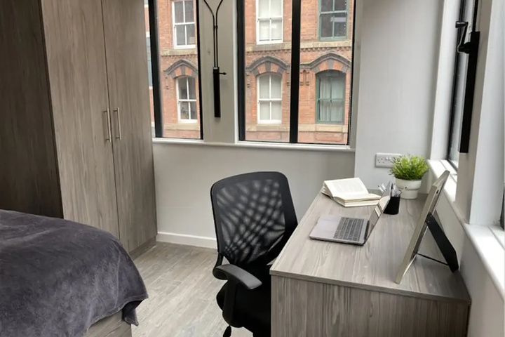 Room 2 of 9