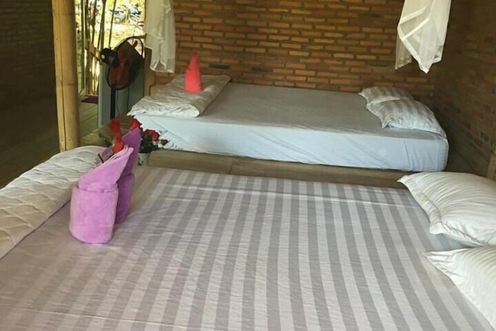 Room 6 of 27