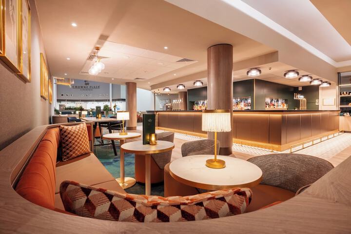 Lounge 90 of 151