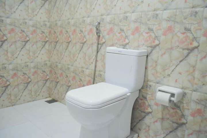 Room 3 of 8