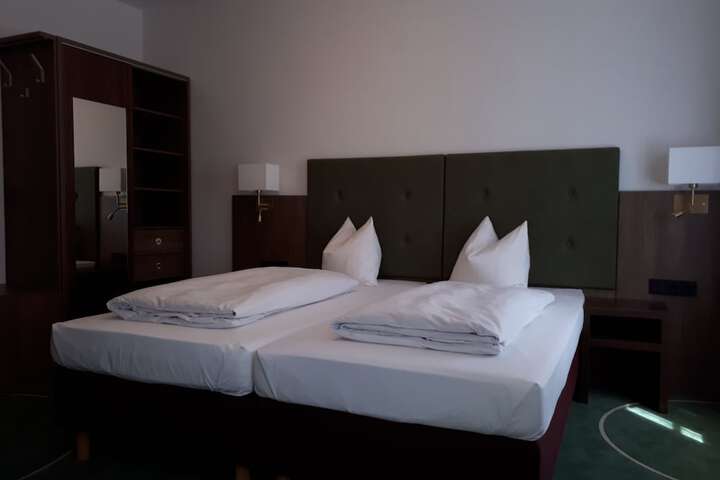 Room 3 of 18