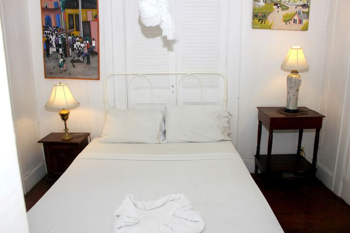 Room 43 of 155