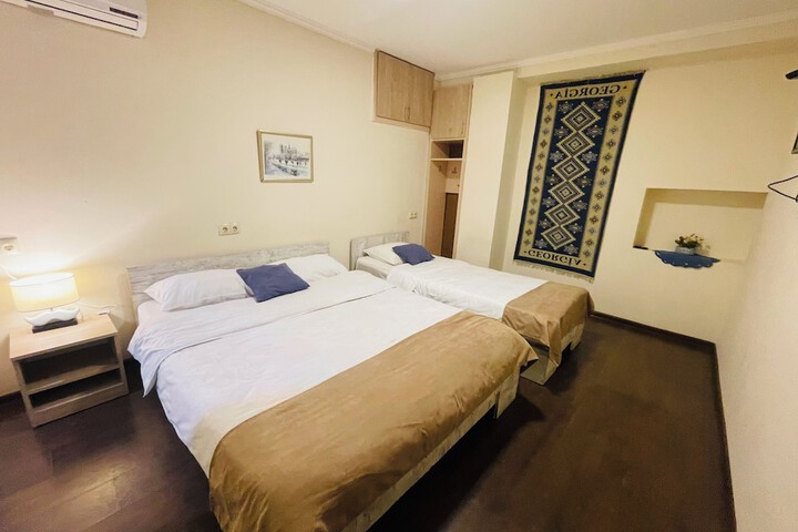 Room 89 of 146