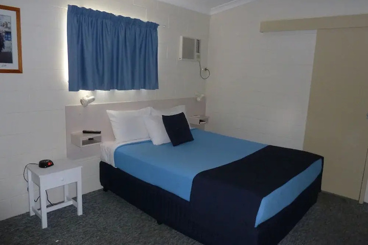 Photo of OVERFLOW MOTOR INN