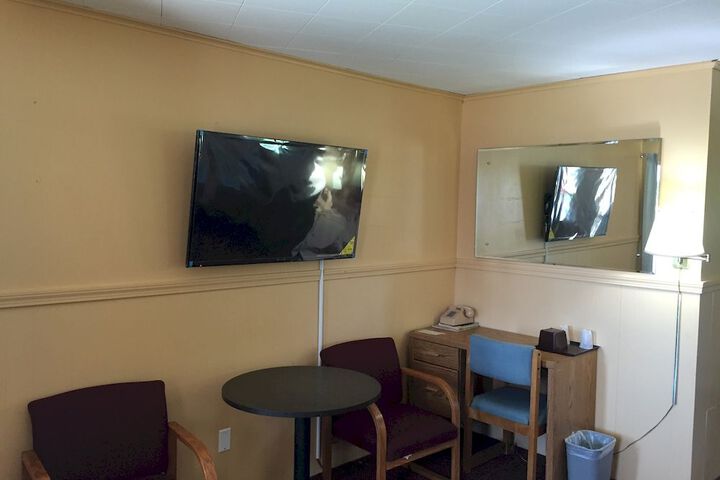 Room 25 of 29