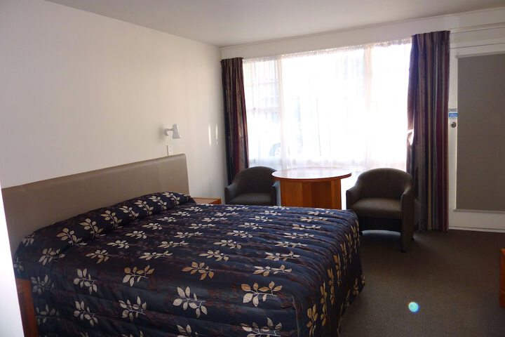 Room 11 of 39