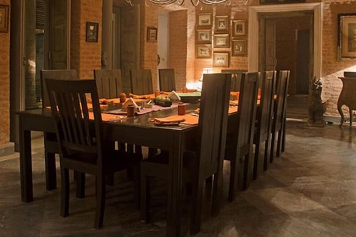 Dining 35 of 57