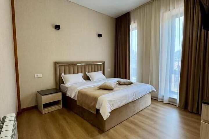 Room 9 of 43