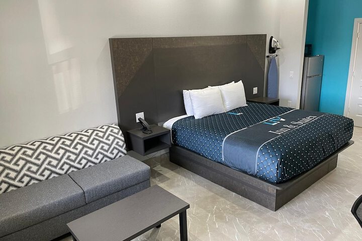 Room 12 of 70