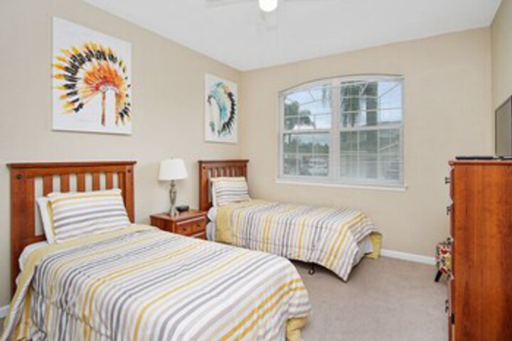 Room 7 of 25