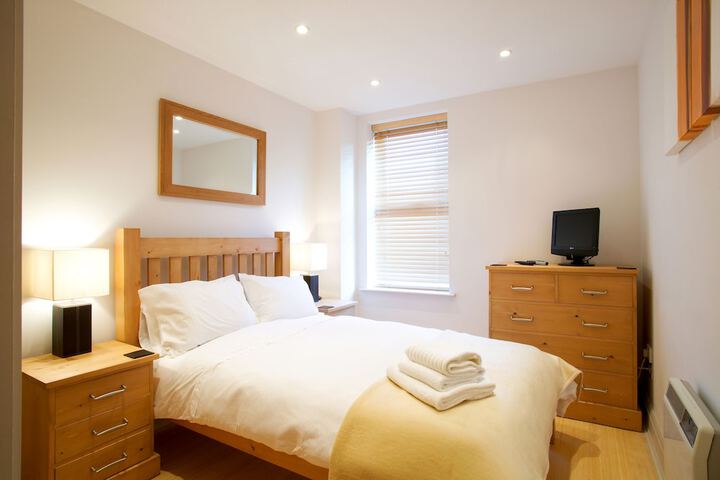 Room 3 of 21