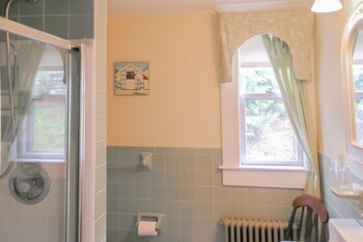 Room 2 of 16
