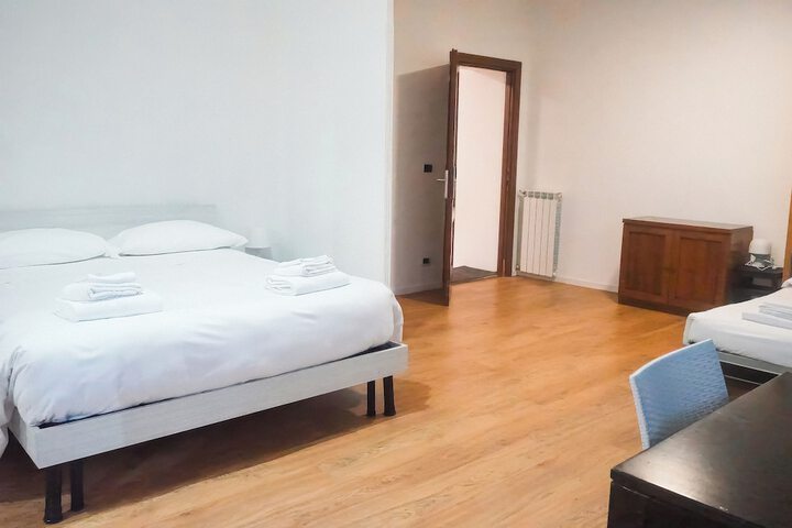 Room 14 of 33
