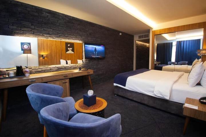 Room 27 of 36