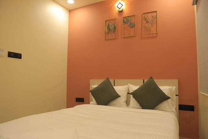 Room 18 of 114