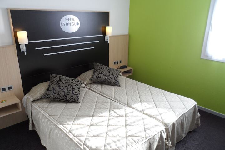 Room 12 of 64