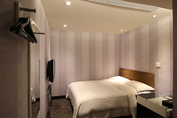 Room 19 of 65