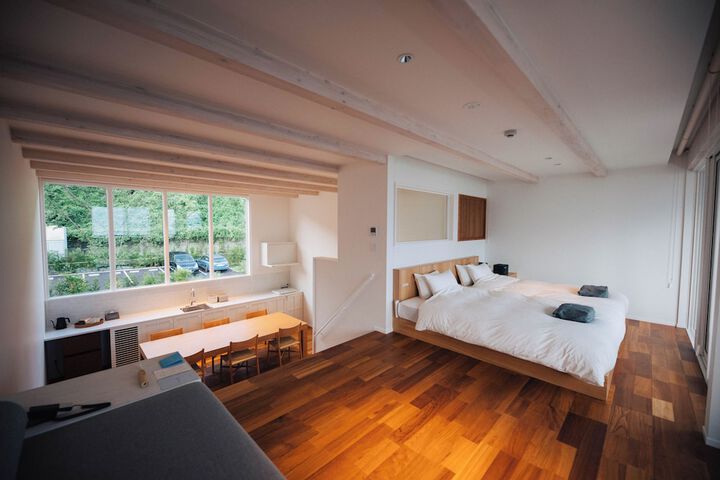 Room 6 of 42