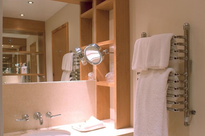 Room 52 of 95