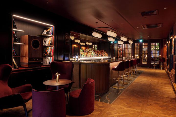 Lounge 164 of 182