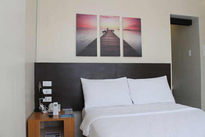 Room 42 of 159
