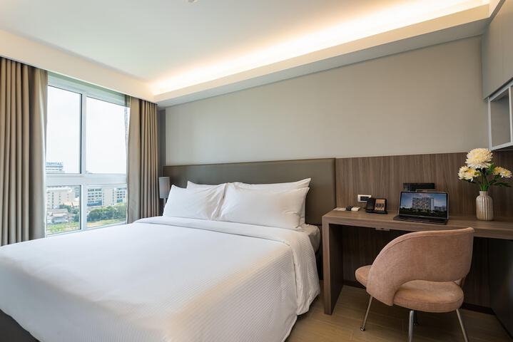 Room 6 of 190