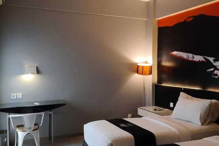 Room 14 of 36