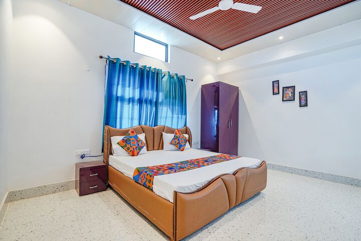Room 15 of 32