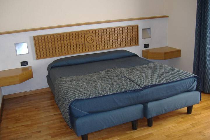 Room 17 of 32