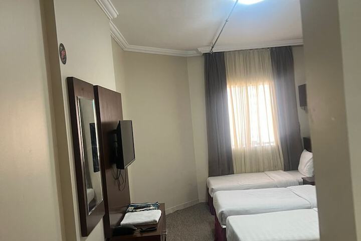 Room 6 of 15