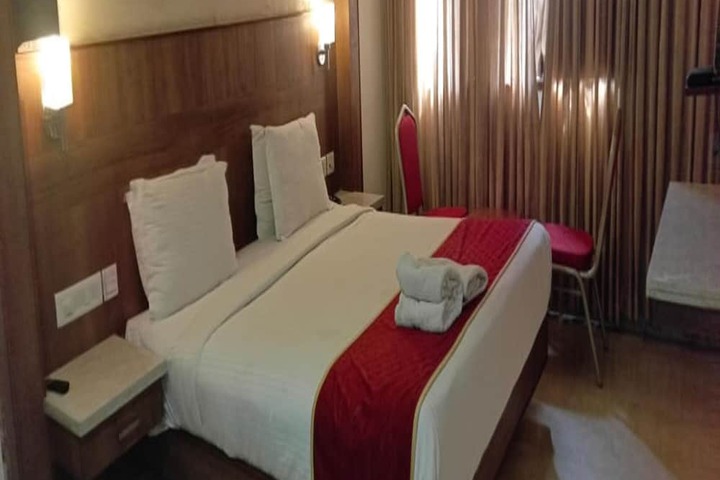 Room 12 of 19