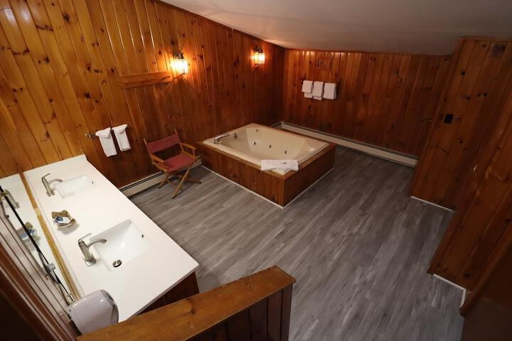 1 King Bed Upper Floor (10 of 10)